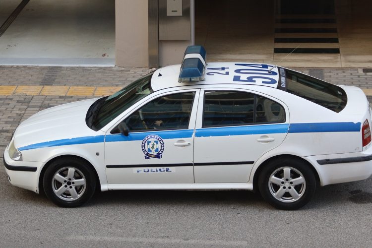 Είχε και κοκαΐνη και κάνναβη και κυνηγετικό όπλο και χρήμα και… ρόδα (ΕΙΚΟΝΑ)