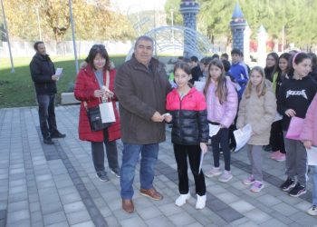 Οι μαθητές του Δημοτικού Σχολείου Πύλης τραγούδησαν τα κάλαντα στον Δήμαρχο Πύλης