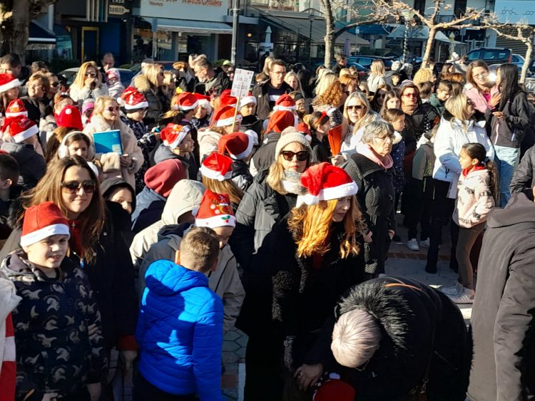 Χριστουγεννιάτικη εκδήλωση αγάπης και αλληλεγγύης της Πρωτοβάθμιας Εκπαίδευσης στην Καλαμπάκα