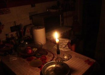 58χρονος καρδιοπαθής με ακρωτηριασμένο πόδι ζει εδώ και οχτώ μέρες χωρίς ρεύμα