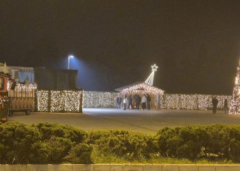 Χριστούγεννα στα Γιάννενα: μια πόλη που φωτίζεται και σε καλεί να τη ζήσεις
