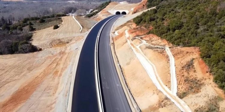 Μέσα στο πρώτο εξάμηνο του έτους η παράδοση του Ε65 – Σε εξέλιξη η κατασκευή των τελευταίων 46 χιλιομέτρων