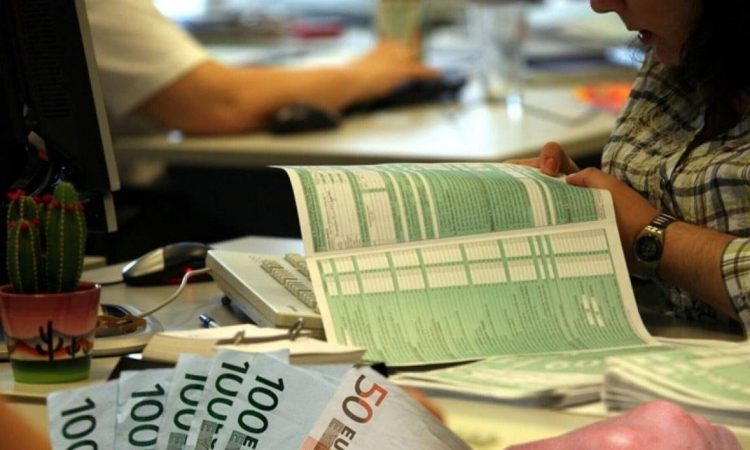 Φορολογικές δηλώσεις: Έως τις 2 Μαρτίου οι αιτήσεις για να υποβάλλουν ξεχωριστά Ε1 οι σύζυγοι