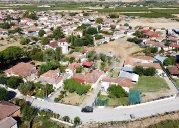 Αυτό είναι το χωριό της Θεσσαλίας που για δεκαετίες οι κάτοικοί του ήταν σκηνίτες – Όταν άφησαν τις σκηνές για να ζήσουν σε σπίτια…