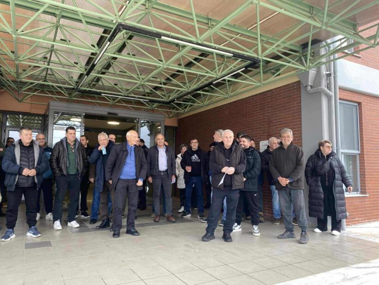 Στην Περιφέρεια οι πρόεδροι των Σωματείων Παραγωγών Λαϊκών Αγορών Θεσσαλίας – «Ανεφάρμοστο το ηλεκτρονικό δελτίο αποστολής» (ΕΙΚΟΝΕΣ – ΒΙΝΤΕΟ)