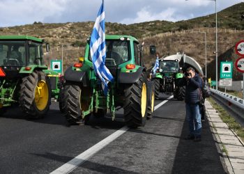 Αποδέχονται οι αγρότες την πρόσκληση για συνάντηση την Τρίτη στο Μαξίμου, ανοίγουν αύριο οι δρόμοι με τα τρακτέρ στην άκρη