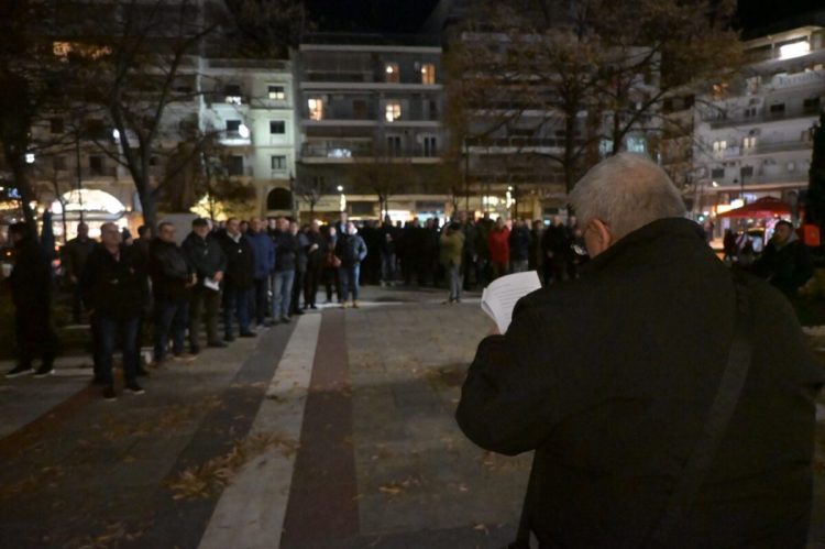 Στρατιωτικοί της Θεσσαλίας για πρώτη φορά σε συγκέντρωση διαμαρτυρίας – «Ταφόπλακα» το πολυνομοσχέδιο ΥΠΕΘΑ (ΕΙΚΟΝΕΣ – ΒΙΝΤΕΟ)