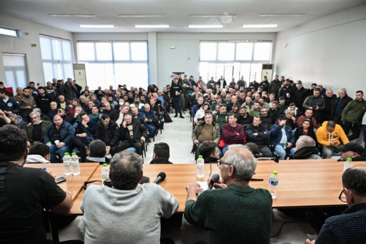 Πανελλαδική σύσκεψη αγροτών -με συμμετοχή και Τρικαλινών- στον Παλαμά: «Κλειδώνει» η συνάντηση με Μητσοτάκη σύμφωνα με τον Ρίζο Μαρούδα