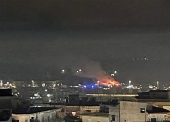 Παρανάλωμα του πυρός έγινε σπίτι στα Φάρσαλα – Σε συναγερμό η πυροσβεστική (ΕΙΚΟΝΕΣ)