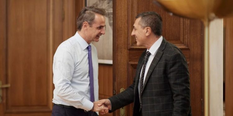 Ολοκληρώθηκε η σύσκεψη για την ευλογιά στο Μαξίμου – Κουρέτας: «Αυτό που απασχολεί είναι η αναπλήρωση του ζωικού κεφαλαίου»