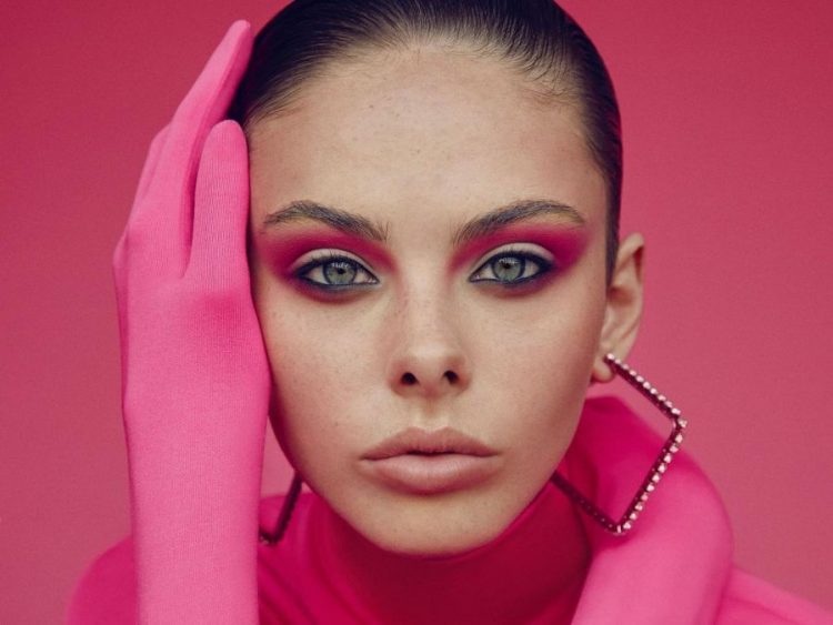 4 makeup trends που θα δούμε παντού το 2026 – Οι χρωματιστές σκιές επιστρέφουν!