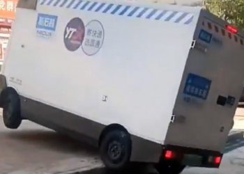 Αυτόνομα βαν κατακλύζουν τις πόλεις της Κίνας και προκαλούν πανικό