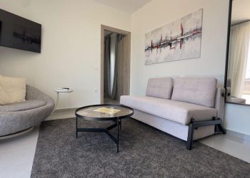 Ενοικιάζεται πλήρως επιπλωμένο και εξοπλισμένο ρετιρέ 60 τ.μ. στο κέντρο των Τρικάλων