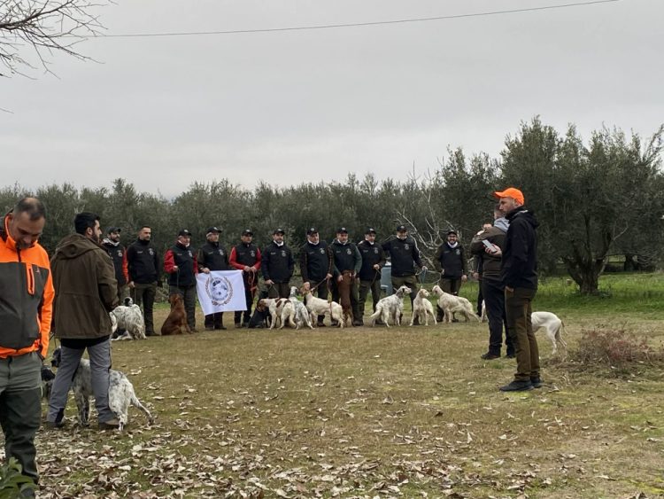 Με μεγάλη συμμετοχή το Πανελλήνιο Πρωτάθλημα Αγώνα Κυνηγετικών Ικανοτήτων Πρακτικού Κυνηγίου & Εξέτασης Κυνηγετικών Ικανοτήτων στην Καλαμπάκα (ΕΙΚΟΝΕΣ)
