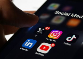 Γαλλία: Απαγόρευση των social media για παιδιά κάτω των 15 ετών μέχρι τον Σεπτέμβρη, ζητά ο Μακρόν