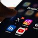 Γαλλία: Απαγόρευση των social media για παιδιά κάτω των 15 ετών μέχρι τον Σεπτέμβρη, ζητά ο Μακρόν