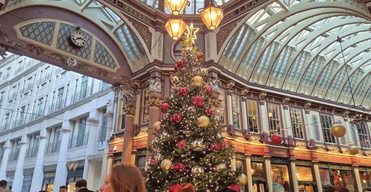 Leadenhall Market: Το ατμοσφαιρικό spot του Λονδίνου που έγινε σκηνικό για διάσημες ταινίες