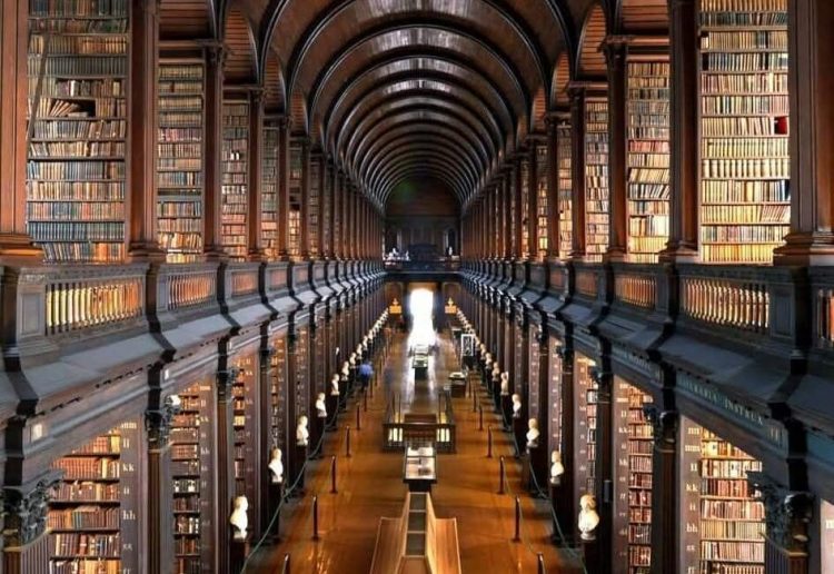 The Long Room στο Trinity College Dublin: Ένας διάδρομος γνώσης μήκους 65 μέτρων
