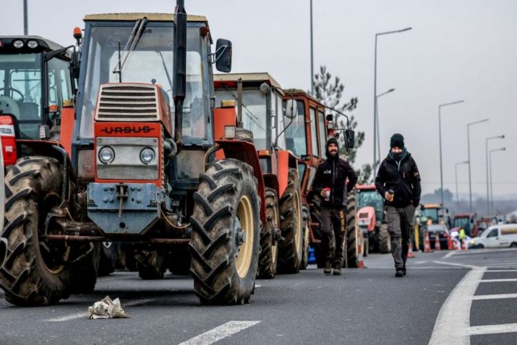 Θεσσαλία: Ταυτοποιήθηκαν οι ιδιοκτήτες των τρακτέρ σε όλα τα μπλόκα