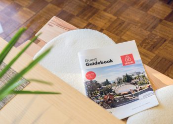 Airbnb: Οι περιοχές που «ξεπούλησαν» σε Ελλάδα και Ευρωπαϊκή Ένωση