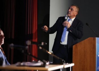 O Δημήτρης Κουρέτας απέλυσε τους συνεργάτες του Γιώργο Ρούστα και Πασχάλη Μάντη