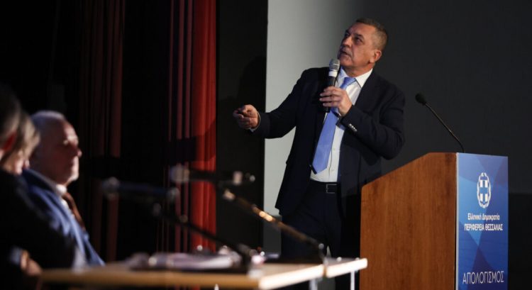 O Δημήτρης Κουρέτας απέλυσε τους συνεργάτες του Γιώργο Ρούστα και Πασχάλη Μάντη