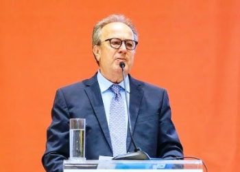 2025: Mια χαμένη χρονιά για την πολιτική, όχι όμως για την κοινωνία