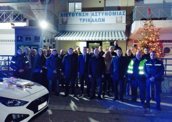 Βασιλόπιτα… εν ώρα καθήκοντος: Οι αστυνομικοί των Τρικάλων υποδέχθηκαν το 2026 στην υπηρεσία