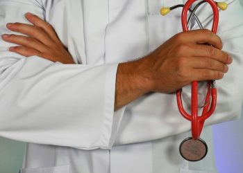 Λάρισα: Δέκα μήνες φυλάκιση με αναστολή σε γιατρό για θάνατο ασθενούς από αμέλεια