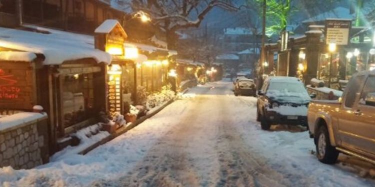 Σε κλοιό χιονιά ο Δήμος Πύλης – Πυκνό χιόνι παντού! (EIKONEΣ – BINTEO)