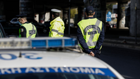 Επιχείρηση της ΕΛ.ΑΣ. με δεκάδες ελέγχους και τρεις συλλήψεις