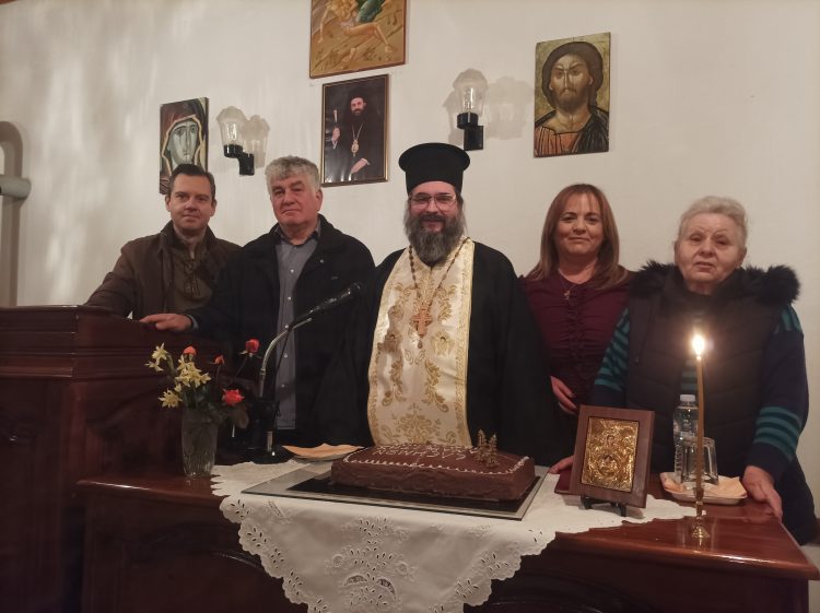 Έκοψαν την πίτα και αντάλλαξαν ευχές στον «Ελεήμων Σαμαρείτη»