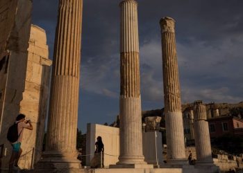 Νωρίς ξεκινάει φέτος η σεζόν για τον ελληνικό τουρισμό