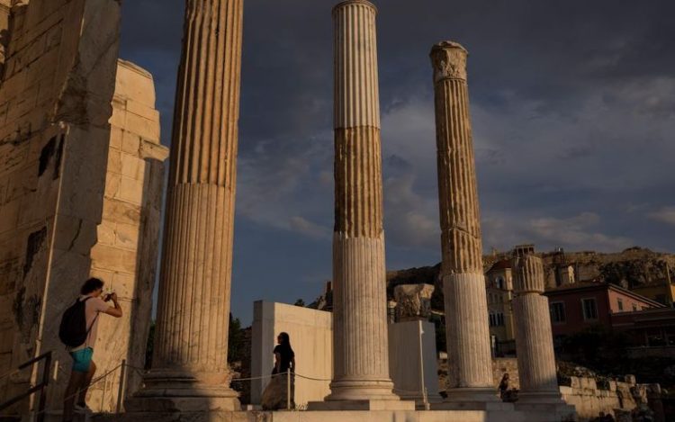 Νωρίς ξεκινάει φέτος η σεζόν για τον ελληνικό τουρισμό