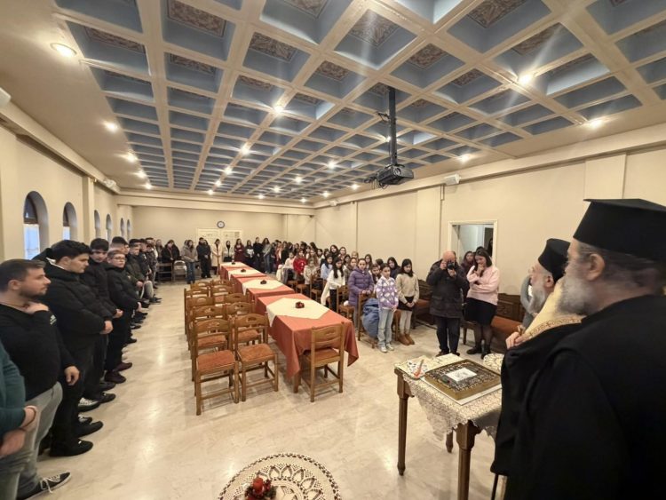 Με μεγάλη συμμετοχή και πολλές ευλογίες η κοπή της Βασιλόπιτας των παιδιών των Κατασκηνώσεων Πύρρας Τρικάλων (ΕΙΚΟΝΕΣ)