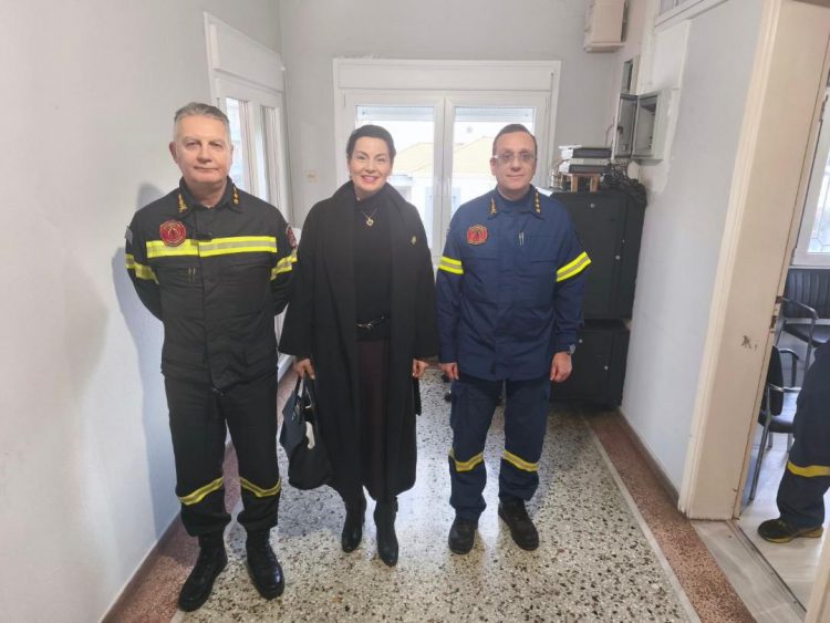 Μαρίνα Κοντοτόλη: Επίσκεψη της Βουλευτή Τρικάλων Μαρίνας Κοντοτόλη στην Πυροσβεστική Υπηρεσία Τρικαλων