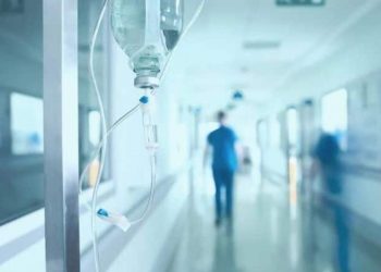 Κοκτέιλ γρίπης και ιώσεων: Υπερδιπλασιάστηκαν οι εισαγωγές στα νοσοκομεία