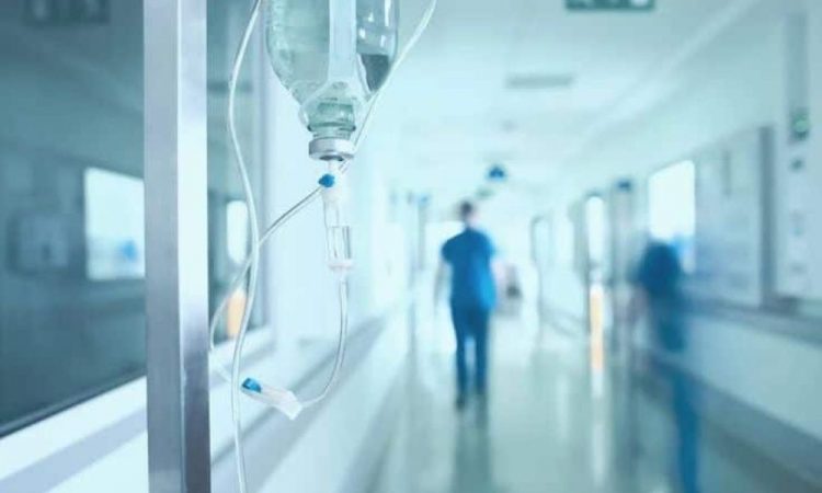 Κοκτέιλ γρίπης και ιώσεων: Υπερδιπλασιάστηκαν οι εισαγωγές στα νοσοκομεία