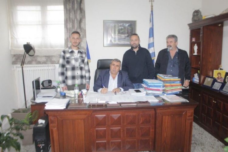 Υπεγράφη η σύμβαση στην Πύλη για την συντήρηση δημοτικών κτιρίων