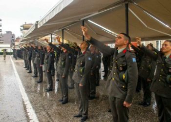Στρατιωτικές Σχολές: Ρεκόρ κενών θέσεων και κατάρρευση βάσεων – 162 ακάλυπτες θέσεις στην ΣΜΥ Τρικάλων παρά την μεγάλη μεταβολή στις βάσεις εισαγωγής (-1.120 μόρια)