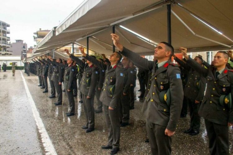 Στρατιωτικές Σχολές: Ρεκόρ κενών θέσεων και κατάρρευση βάσεων – 162 ακάλυπτες θέσεις στην ΣΜΥ Τρικάλων παρά την μεγάλη μεταβολή στις βάσεις εισαγωγής (-1.120 μόρια)