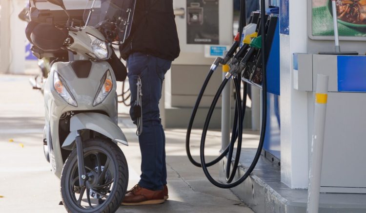Μεγάλη επιχείρηση της ΕΛΑΣ σε βενζινάδικα για πειραγμένες αντλίες (και) στην Θεσσαλία -10 συλλήψεις