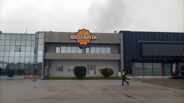 Συγκλονιστικές οι εικόνες από την τραγωδία στην μπισκοτοβιομηχανία ΒΙΟΛΑΝΤΑ
