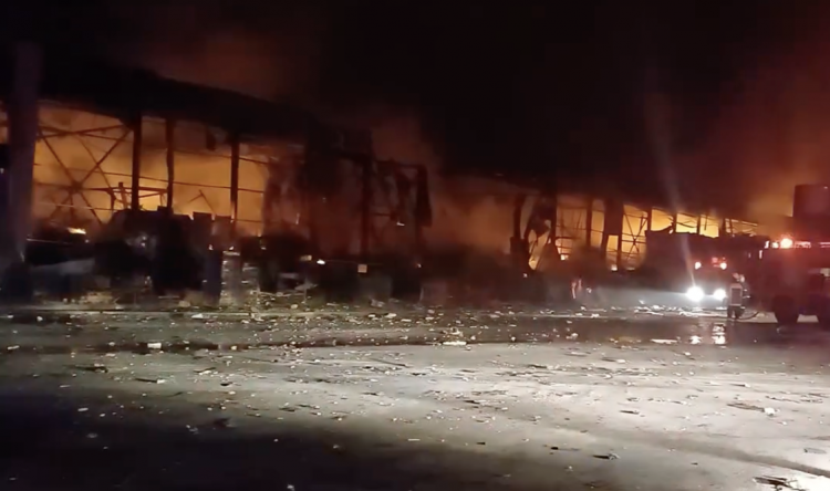 Μεγάλη φωτιά στο εργοστάσιο της Βιολάντα στα Τρίκαλα: Αγνοούνται πέντε εργαζόμενοι, άλλοι 6 μεταφέρθηκαν στο νοσοκομείο