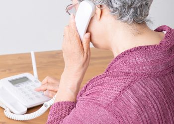 Το “έπαιζαν” υπάλληλοι του ΔΕΔΔΗΕ – Άρπαξαν από ηλικιωμένο θύμα χρυσαφικά και μετρητά