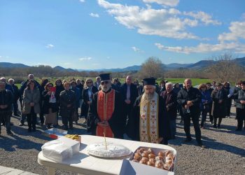 Επιμνημόσυνη δέηση στη μνήμη των θυμάτων στα Τέμπη (ΦΩΤΟ)