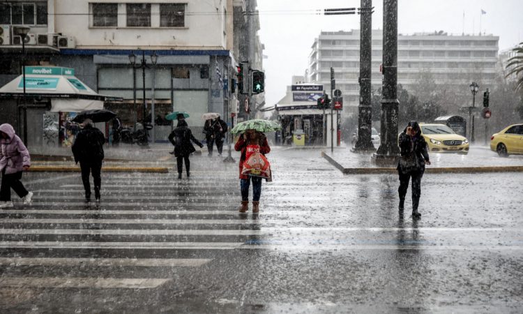 Καιρός: «Εμμονικές βροχές σε 5 περιοχές» – Η πρόβλεψη Τσατραφύλλια