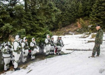 Χρυσομηλιά Καλαμπάκας: Ήθελαν να τον “φιλέψουν” κοντοσούβλι και αγριογούρουνο – Ο Αρχηγός ΓΕΣ περιορίστηκε στα επιχειρησιακά