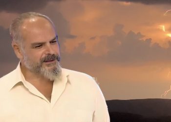 Ο καιρός «χτυπά» στις γιορτές: «Τσικνοπέμπτη με ομπρέλα, Βαλεντίνος με κουβέρτα» λέει ο Χατζηγρίβας