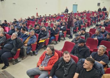 «Δεν πήραμε απολύτως τίποτα, ο αγώνας συνεχίζεται» λένε οι αγρότες στην πανελλαδική σύσκεψη της Νίκαιας με το βλέμμα στην… Αθήνα (ΕΙΚΟΝΕΣ – ΒΙΝΤΕΟ)